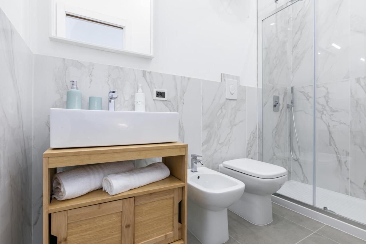 Appartamento Corso dei Mille Station Flat with Balcony Palermo Esterno foto