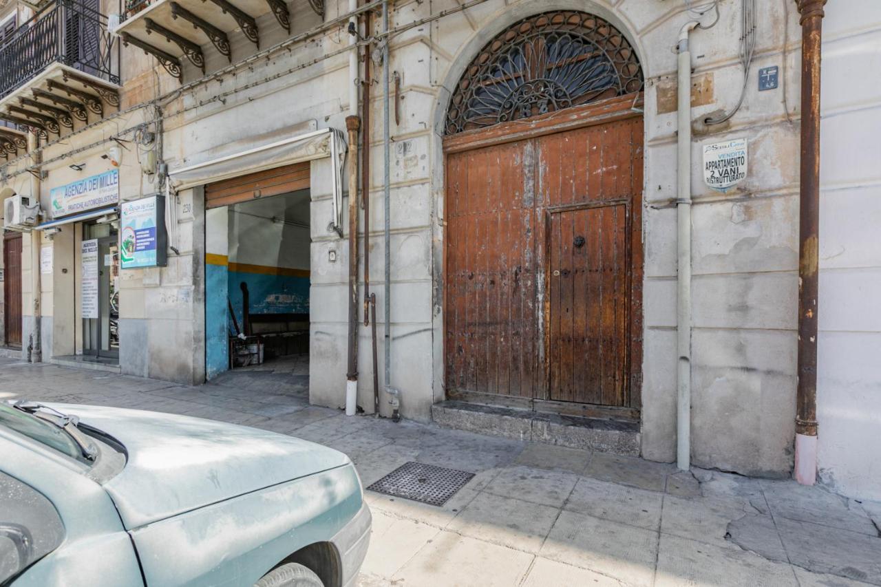Appartamento Corso dei Mille Station Flat with Balcony Palermo Esterno foto